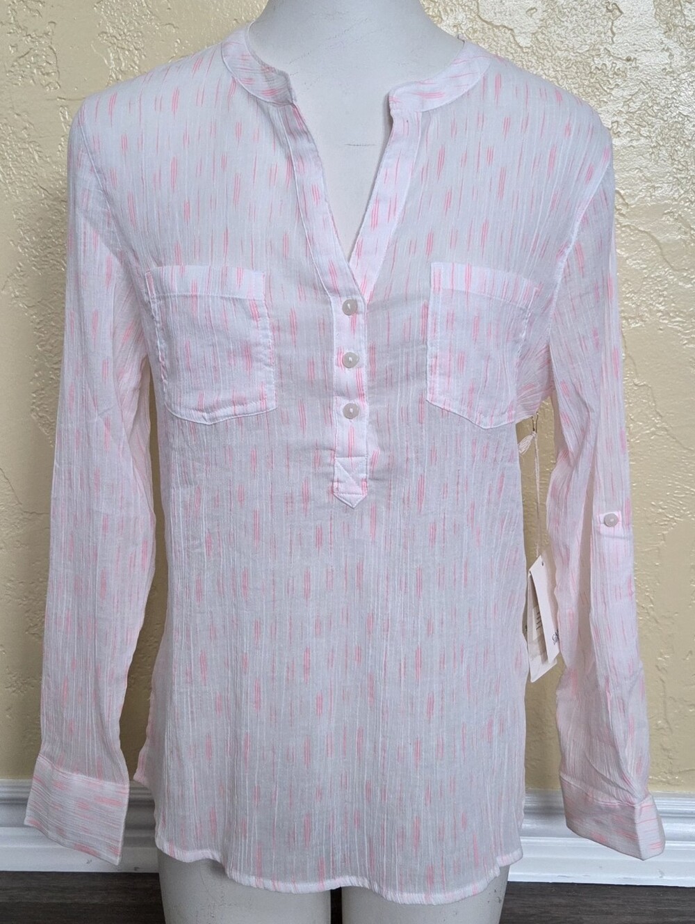 NWT CARVE DESIGNS Dylan Gauze Shirt Electric Coral Size Small